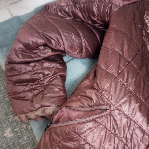 Renuar Stylish Brown Quilted Women's Jacket with Faux Fur Trim - Picture 9 of 13